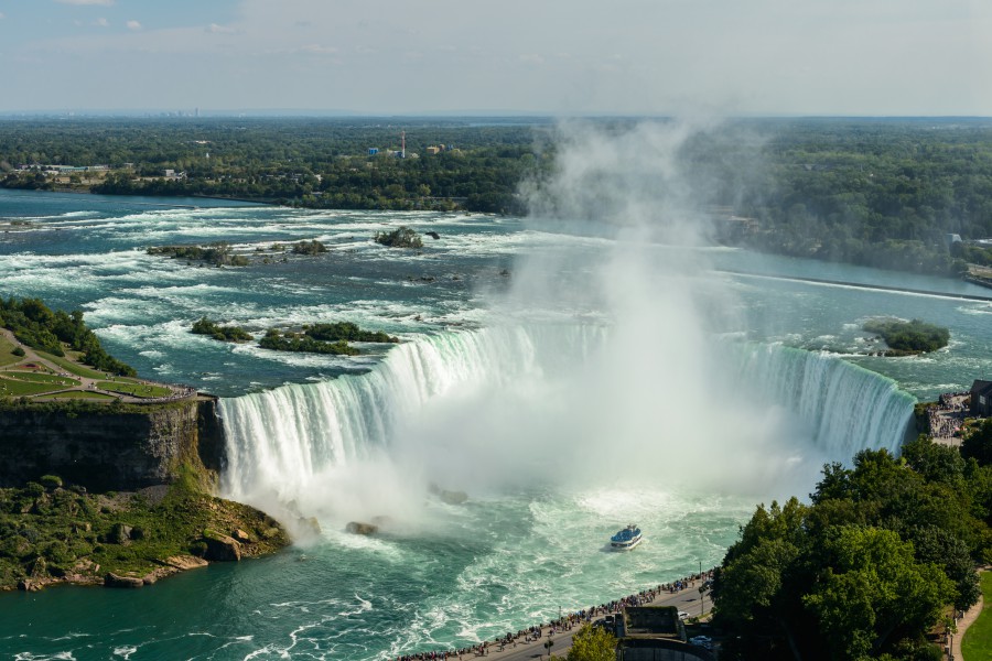 US_Niagara-Falls_Ashutterstock_112275293